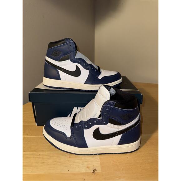 Air Jordan 1 Retro High OG Midnight Navy Black and White Size 4.5 Mens 6 Womens main image 9